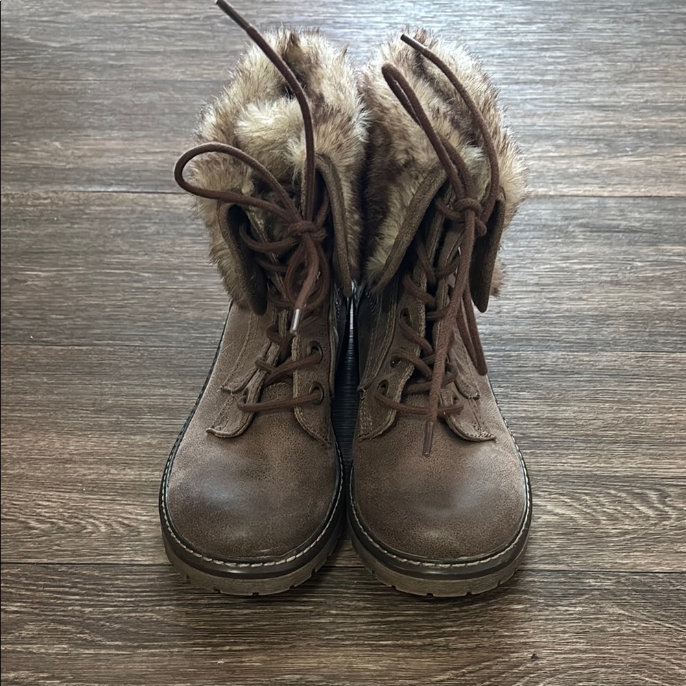 Women's Brown Fur-Lined Boots